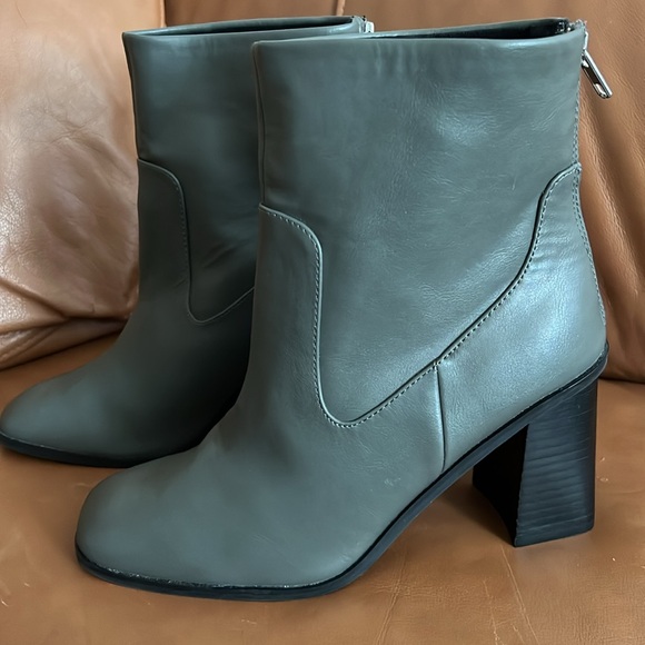 ⭐️DV Dolce Vita DV Dolce Vita Women's Milana Ankle Boot Size 8.5 - Picture 3 of 12